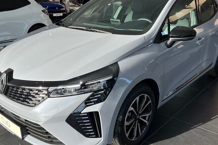 Renault Clio 3.900 km 23.380 &euro; Langenfeld 40764