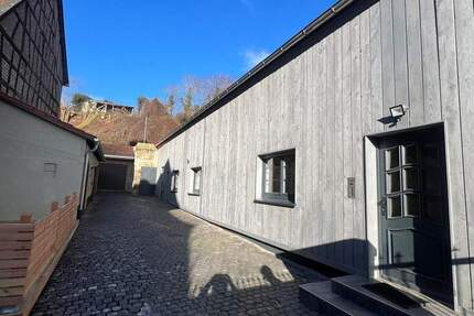 Haus Nußbaum - 7 Zimmer, 170 m&sup2;, 1.750&euro; | Angebot:25247930