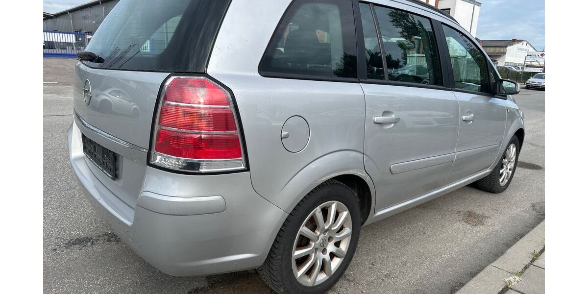 Opel Zafira 211.200 km 3.200 &euro; Lübeck 23560