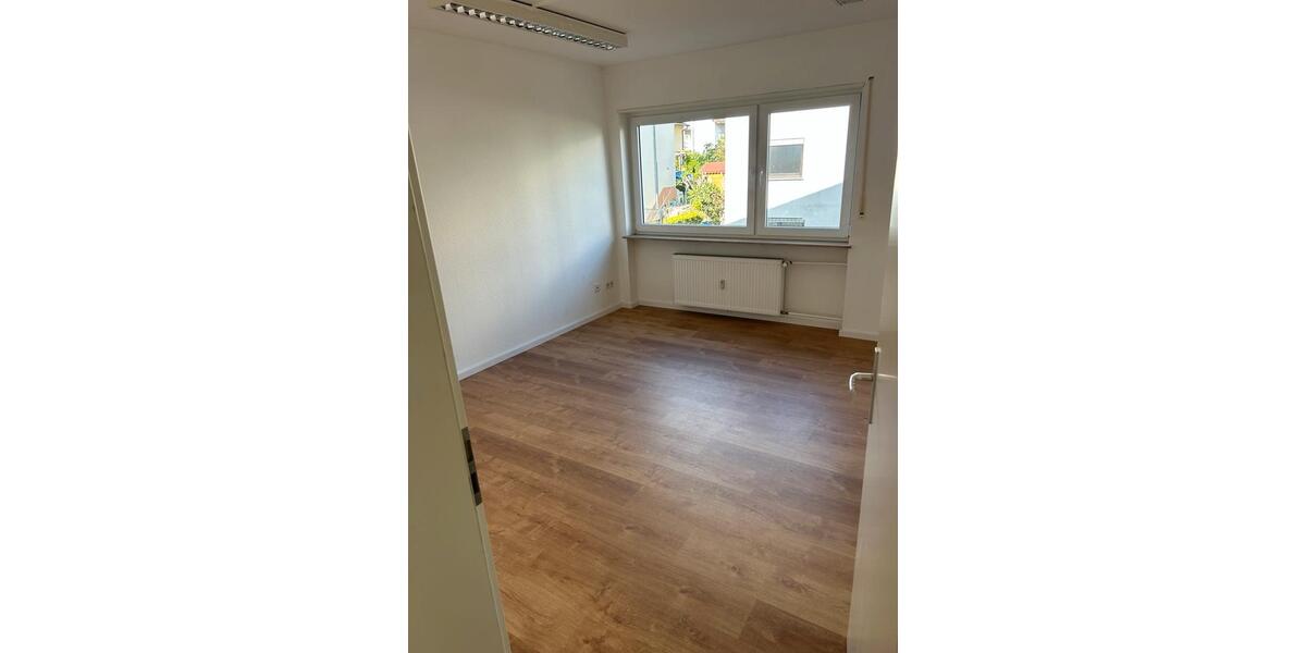 Erdgeschoßwohnung Schriesheim - 5 Zimmer, 138 m&sup2;, 1.600&euro; | Angebot:24727449