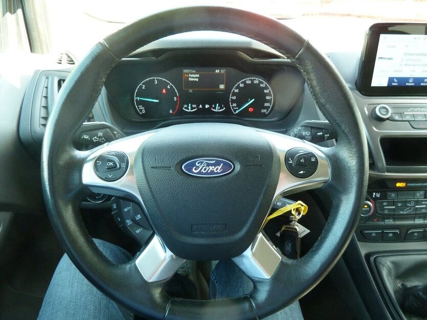 Ford Tourneo Connect Komb1.5 d. Klima Navi Alu Standh. 165.000 km 12.900 € Ratingen 40885