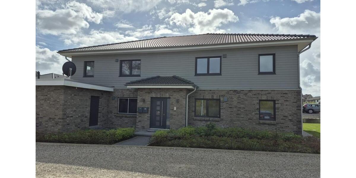 Etagenwohnung Heide - 3 Zimmer, 76 m&sup2;, 860&euro; | Angebot:26234408