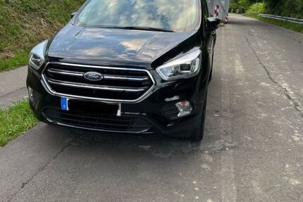 Ford Kuga 167.000 km 14.600 € Remscheid 42853