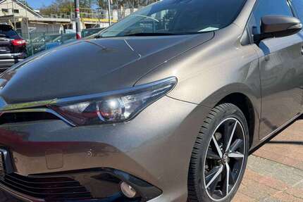 Toyota Auris 55.000 km 12.799 &euro; Ganderkesee-Bookholzberg 27777