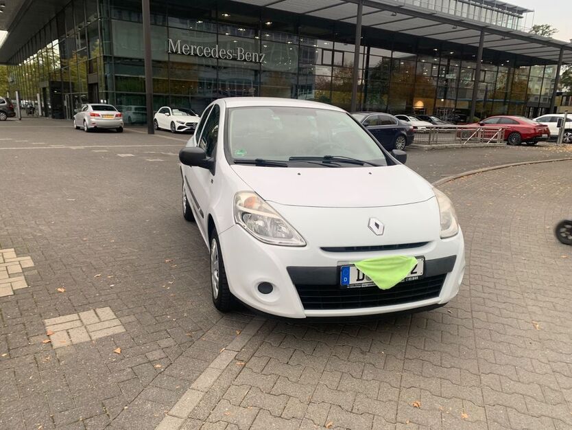 Renault Clio 12.800 km 4.700 € Düsseldorf 40545