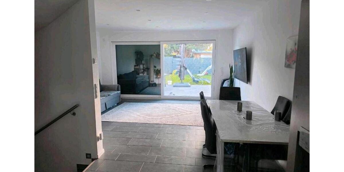 Reihenhaus Grevenbroich - 5 Zimmer, 155 m&sup2;, 2.000&euro; | Angebot:26314337