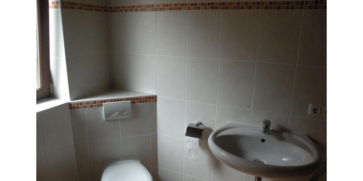 Erdgeschoßwohnung Kitzingen - 4 Zimmer, 110 m&sup2;, 245.000&euro; | Angebot:27162941