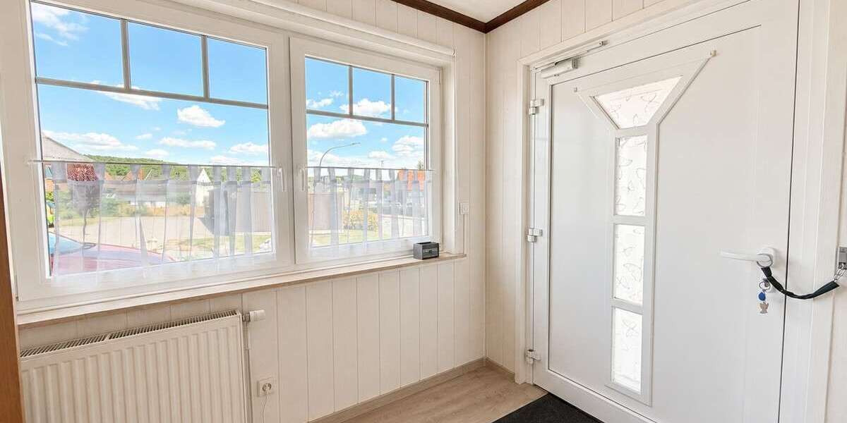 Großzügiges Zweifamilienhaus mit Einliegerwohnung und neuer Heizung - Mehrfamilienhaus, Wohnhaus Hüllhorst | Angebot:27254380