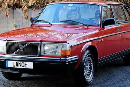 Volvo 240 60.725 km 19.980 &euro; Köln 50996
