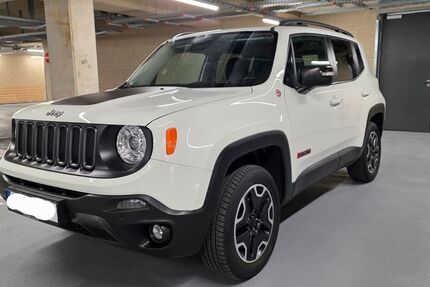 Jeep Renegade 83.000 km 15.900 &euro; München 81829