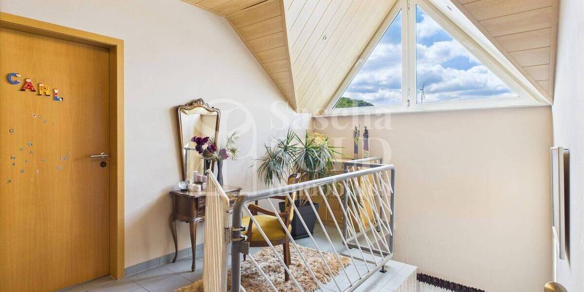 Freistehendes Einfamilienhaus mit Pool, Sauna und PV-Anlage - Viel Platz & Komfort in ruhiger Lage - Einfamilienhaus Ottweiler Lautenbach | Angebot:26897065