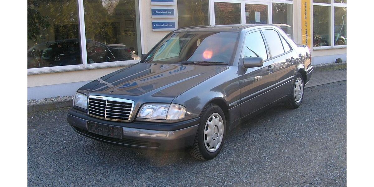 Mercedes-Benz C 180 97.652 km 4.995 &euro; Bad Lausick 04651