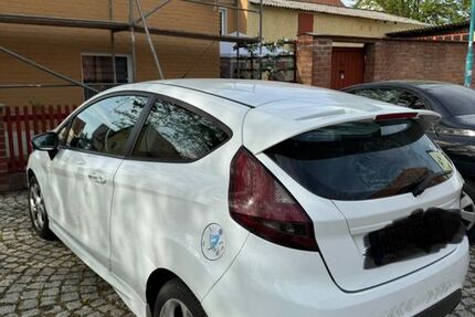 Ford Fiesta 153.177 km 2.299 &euro; Halle saale 06110
