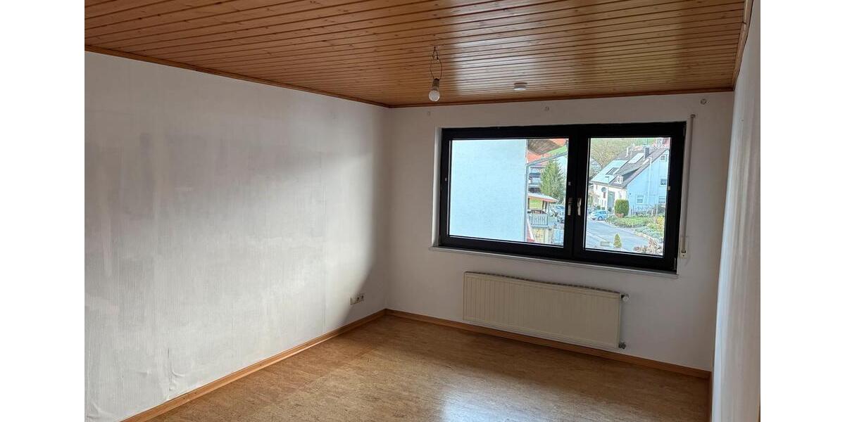 Mehrfamilienhaus, Wohnhaus Sinsheim - 8 Zimmer, 194 m&sup2;, 1.900&euro; | Angebot:25950758