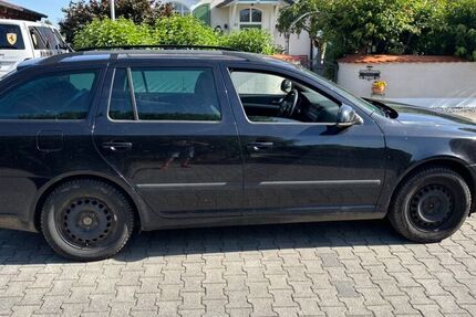 Skoda Octavia 216.000 km 2.600 &euro; Langquaid OT Niederleierndorf 84085