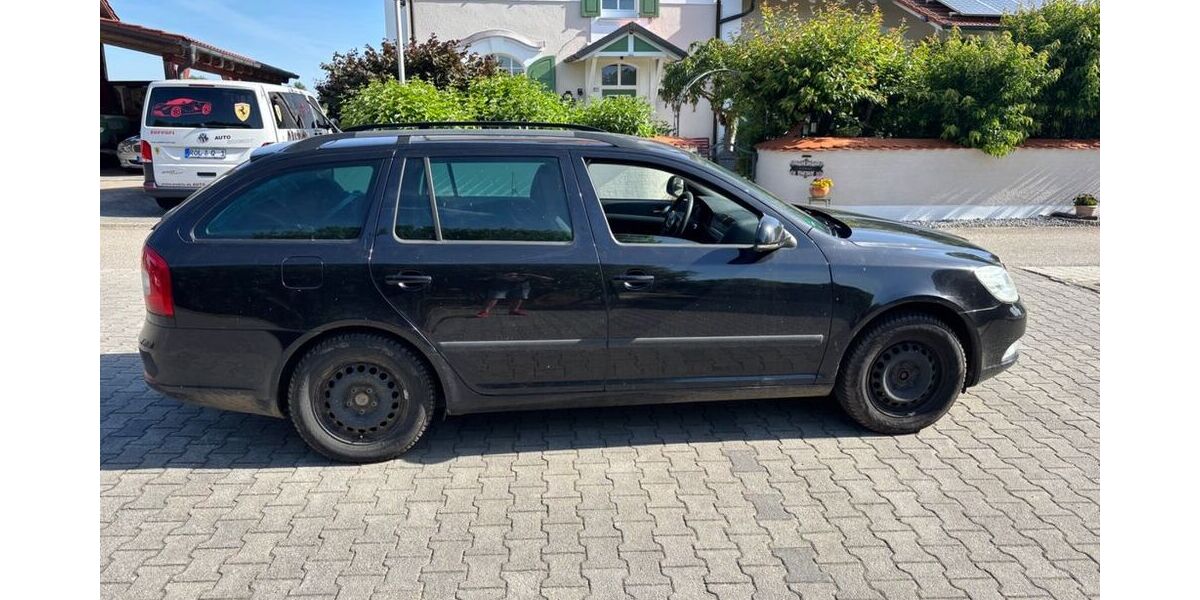 Skoda Octavia 216.000 km 2.600 &euro; Langquaid OT Niederleierndorf 84085