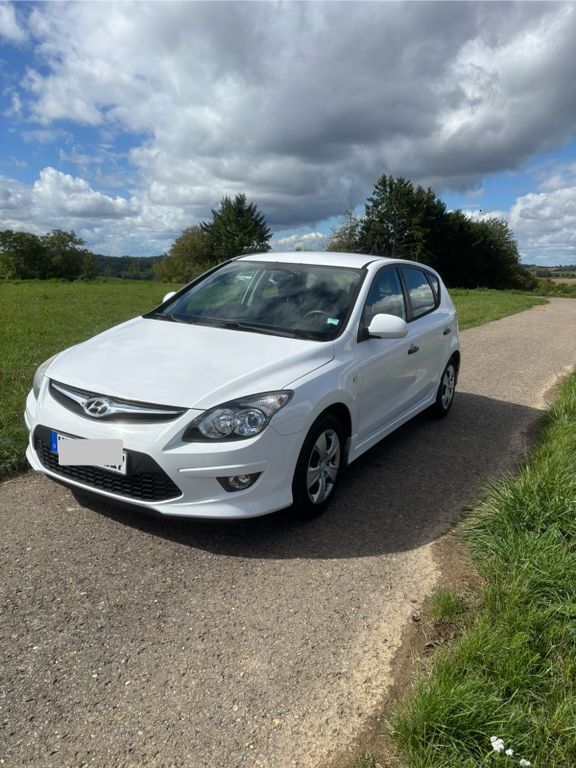 i30