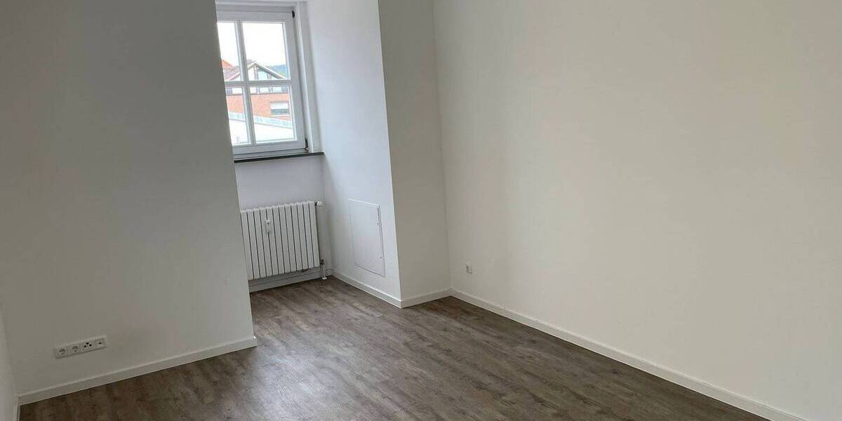 Etagenwohnung Springe - 2 Zimmer, 70 m&sup2;, 735&euro; | Angebot:26433849