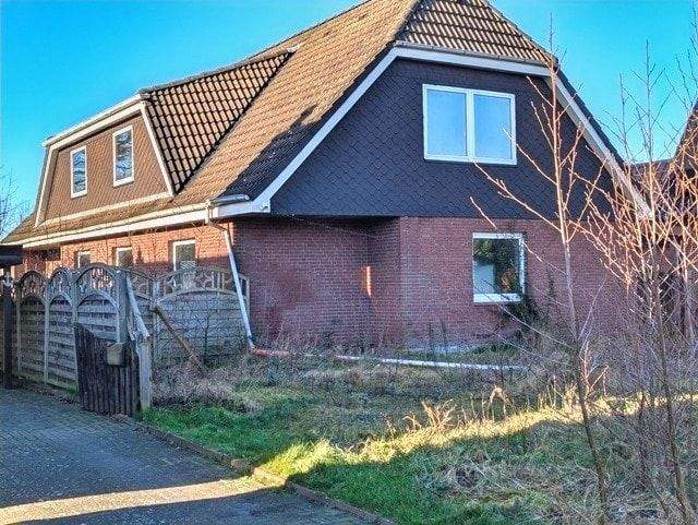PROVISIONSFREI für den Käufer! Geräumiges Wohnhaus in ruhiger Lage! 6 zimmer