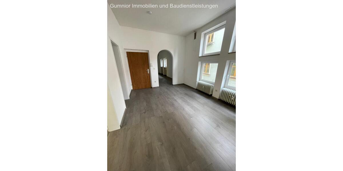 Erdgeschoßwohnung Neustadt an der Waldnaab - 4 Zimmer, 118 m&sup2;, 1.000&euro; | Angebot:23715906