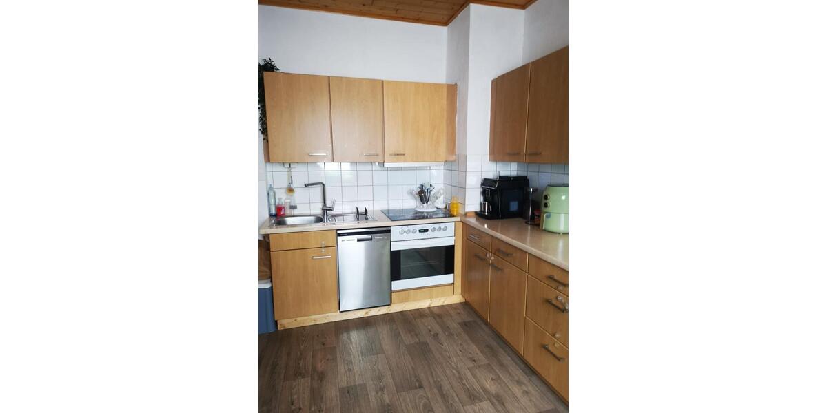 Doppelhaushälfte Großbreitenbach - 7 Zimmer, 131 m&sup2;, 750&euro; | Angebot:25026781