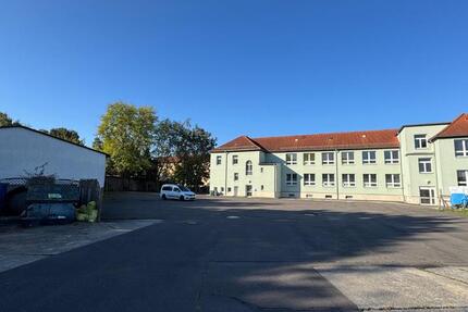 Große Garage und mehrere Büros und Lager zu vermieten zimmer