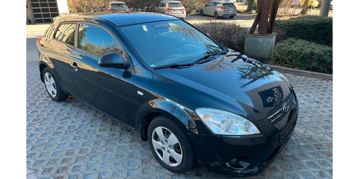 Kia pro ceed / ProCeed 222.000 km 1.999 &euro; Dresden 01139