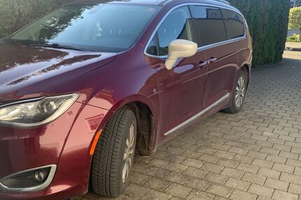 Chrysler Pacifica 98.000 km 19.900 &euro; Vogt 88267