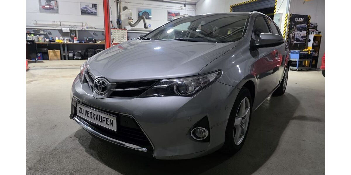 Toyota Auris 133.333 km 8.497 &euro; Olpe 57462