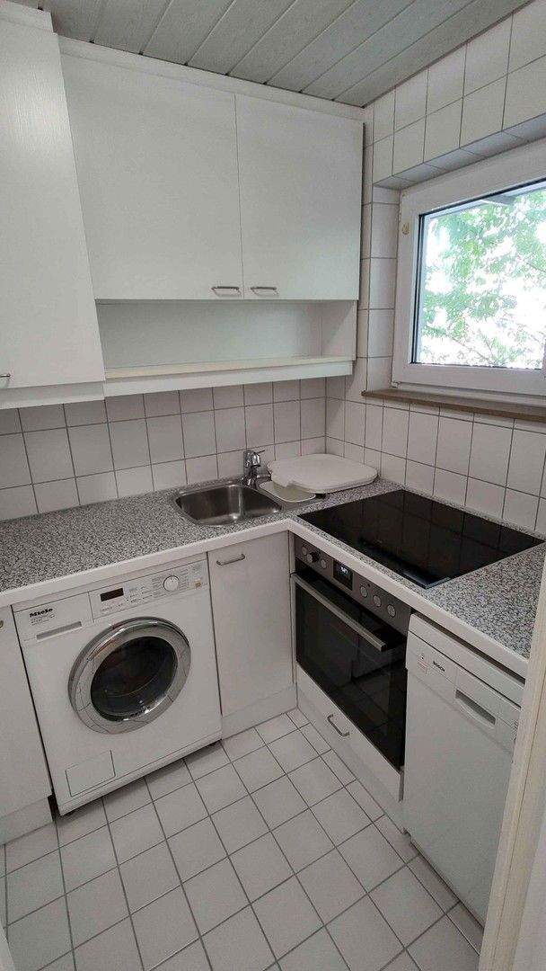 Gute Lage, hell, ruhig, frisch renoviert 1 zimmer