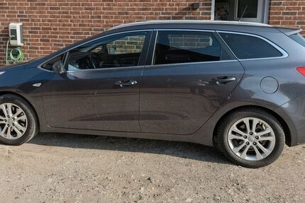 Kia ceed Sportswagon 120.000 km 8.900 &euro; Hasbergen 49205