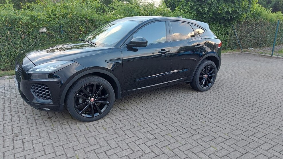 Jaguar E-Pace D150 FWD man R-Dynamic 43.320 km 21.000 € Braunschweig 38100