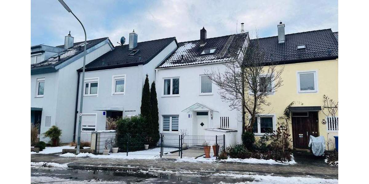AIGNER - Gepflegtes Reihenmittelhaus mit schöner Terrasse und Garten in Feldmoching! 5 zimmer