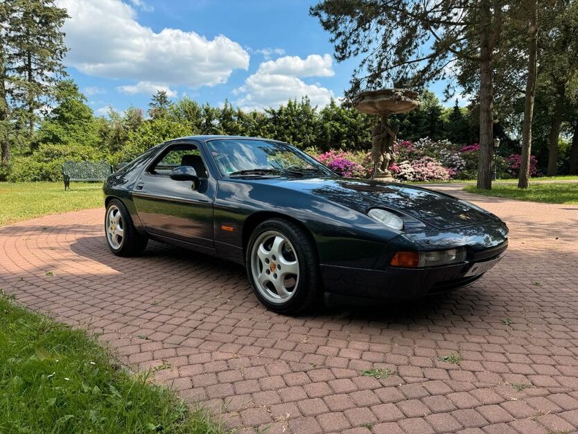 Porsche 928 147.871 km 47.800 € Blender 27337
