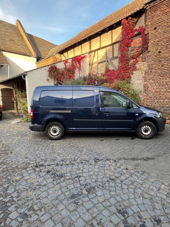 VW Caddy Maxi 121.684 km 8.900 € Limburg 65556