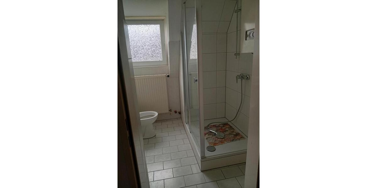 Dachgeschoßwohnung Wilhelmshaven Fedderwardergroden - 4 Zimmer, 44 m&sup2;, 410&euro; | Angebot:25933153