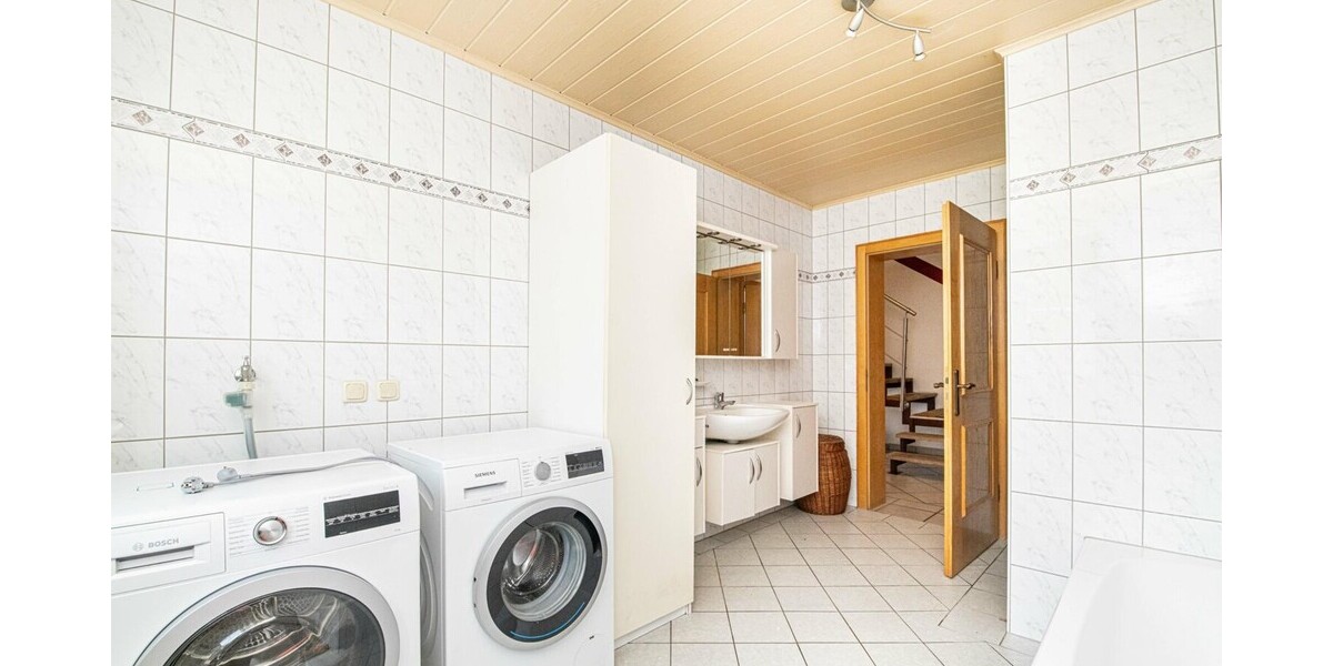 Individuelle Gestaltungsmöglichkeiten: Großzügiges Haus mit Werkstatt - Einfamilienhaus Neukirchen beim Heiligen Blut | Angebot:26557121