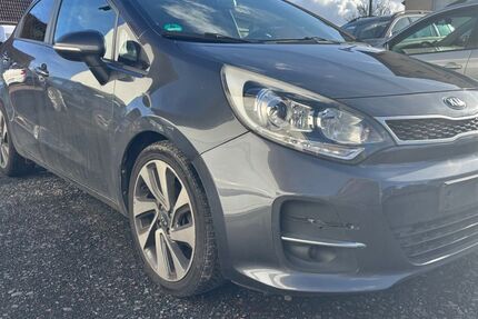 Kia Rio 262.000 km 2.990 &euro; Moorgrund 36433