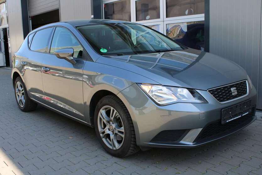 Seat Leon 48.863 km 8.990 € Dortmund 44143