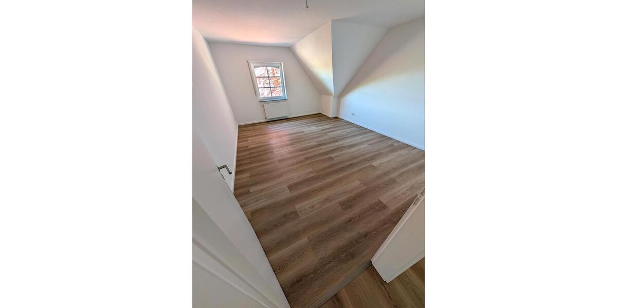 Etagenwohnung Garrel - 4 Zimmer, 150 m&sup2;, 1.000&euro; | Angebot:26406050