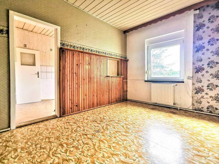 Einfamilienhaus + Nebenhaus | Werkstatt Lager Praxis Büro FeWo | Parkplätze | Solarthermie!