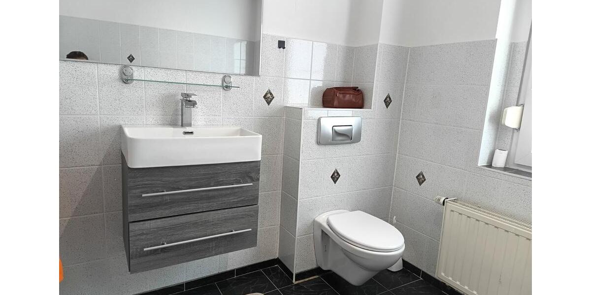 Reihenhaus Wildenfels - 7 Zimmer, 120 m&sup2;, 1.250&euro; | Angebot:27656637
