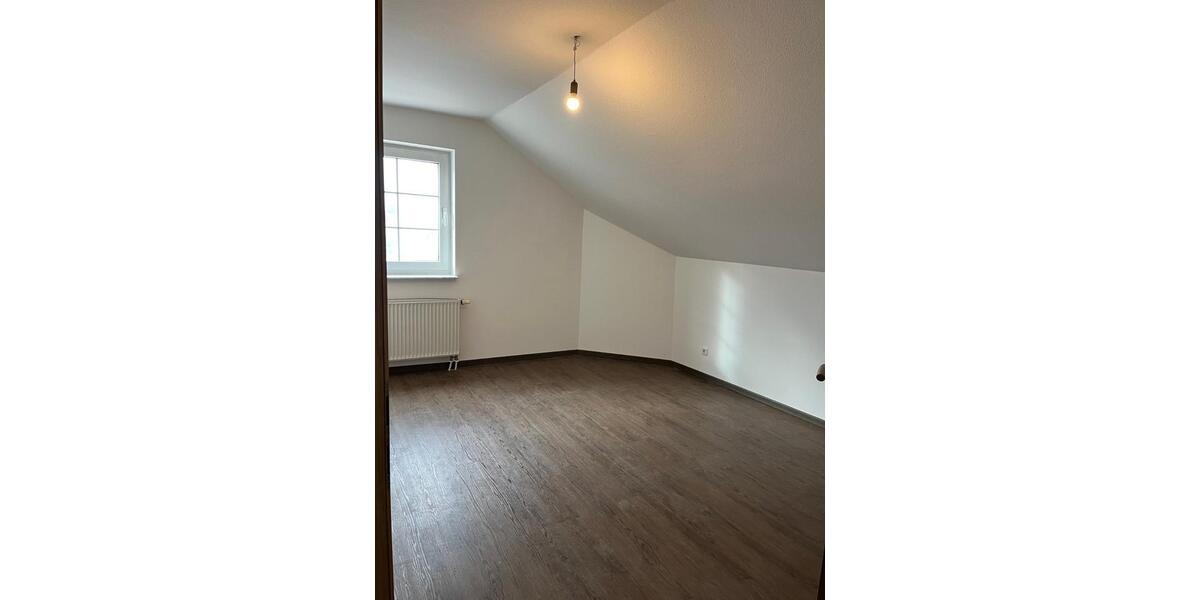 Dachgeschoßwohnung Neuenhagen bei Berlin - 3 Zimmer, 95 m&sup2;, 1.500&euro; | Angebot:25352003