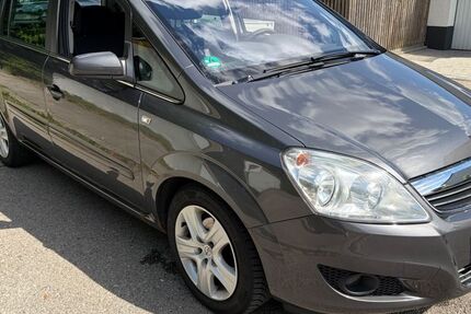 Opel Zafira 179.887 km 1.999 &euro; München 81929