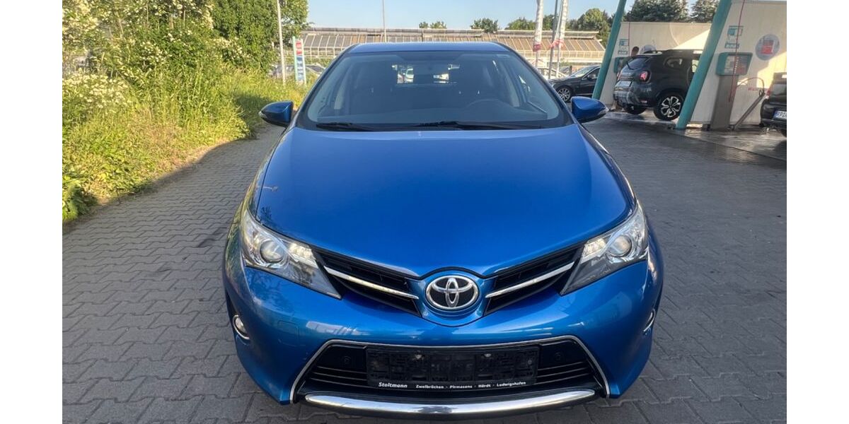 Toyota Auris 146.300 km 6.499 &euro; Germersheim 76726