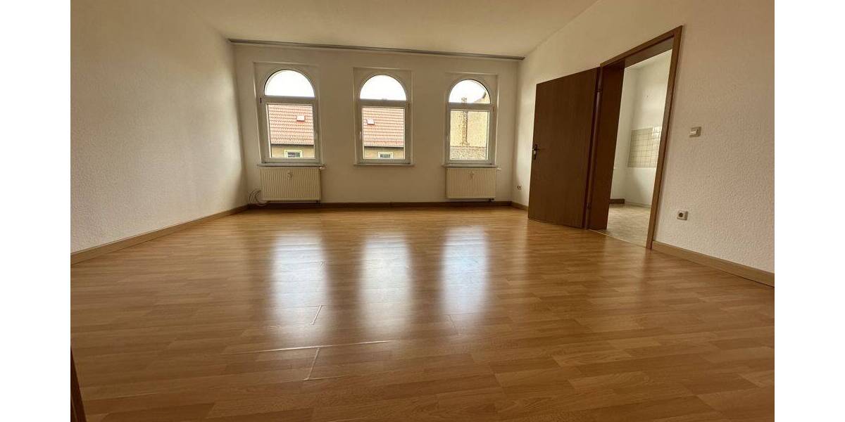 Etagenwohnung Lützen - 4 Zimmer, 120 m&sup2;, 980&euro; | Angebot:26797660