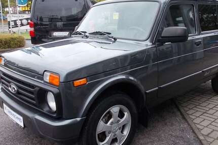 Lada Niva 85.016 km 13.980 € RIESA 01587
