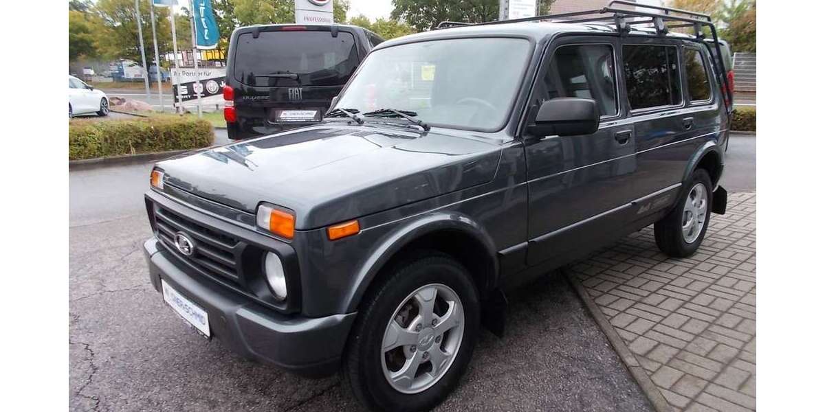 Lada Niva 85.016 km 13.980 &euro; RIESA 01587
