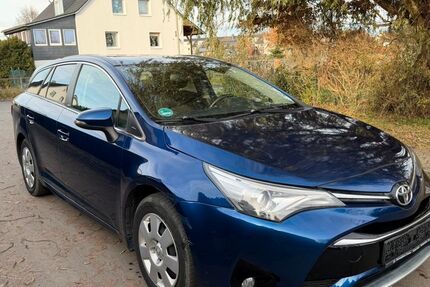Toyota Avensis 118.000 km 10.900 &euro; Braunschweig 38112