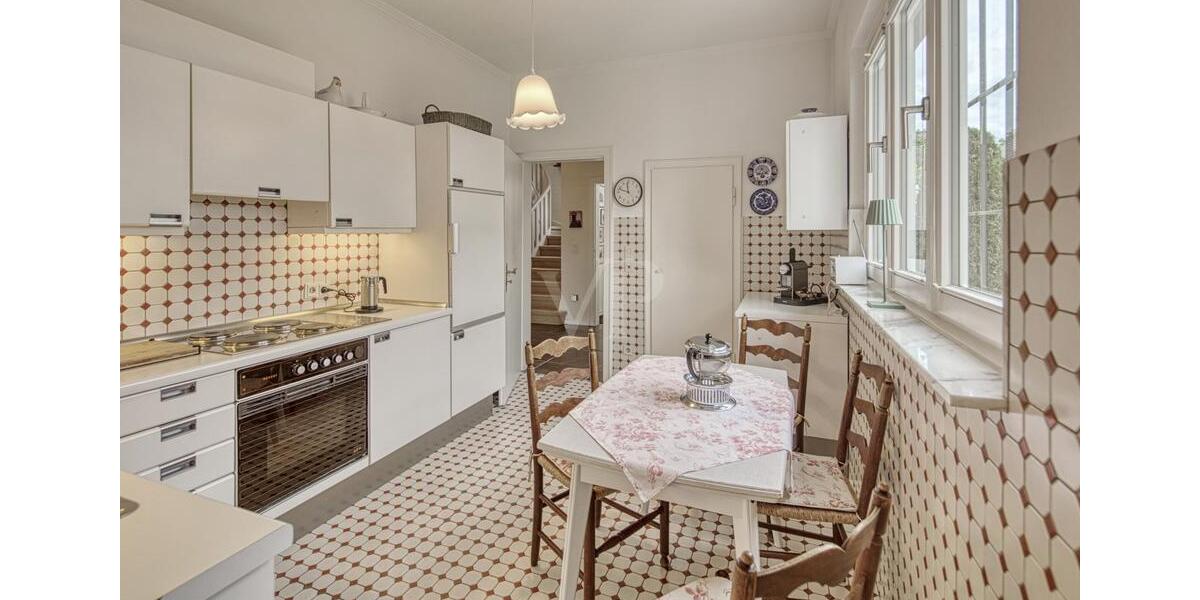 Einfamilienhaus Bonn Lannesdorf - 6 Zimmer, 160 m&sup2;, 3.100&euro; | Angebot:24795046